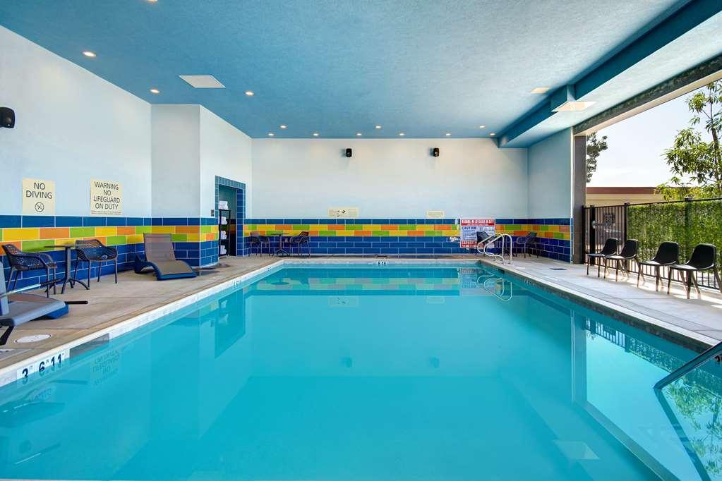Hampton Inn & Suites Ontario Rancho Cucamonga Facilities photo